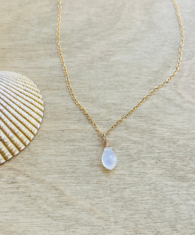 RAINBOW MOONSTONE GEM NECKLACE