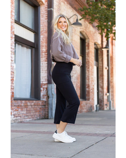 Ready to Ship | The Delilah - Kick Flare Leggings with Pockets