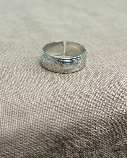 HIBISCUS BAND RING