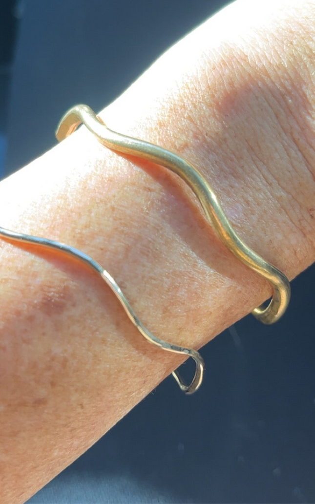 BIG WAVE BANGLE BRACELET