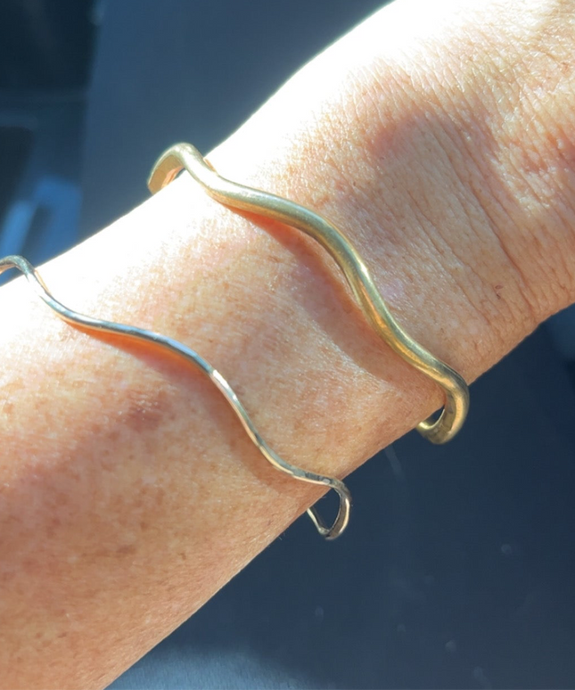 BIG WAVE BANGLE BRACELET