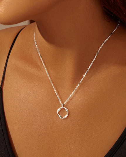 3-Piece Gold Or Silver Layered Necklace Set | Elegant Chain with Circle Pendant | Hypoallergenic