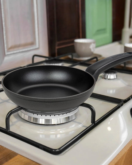 MASTERPAN Nonstick Frypan & Skillet, 8" (20cm)