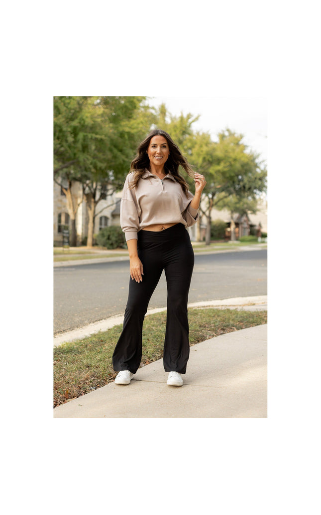 Ready to Ship | The Liz - Crossover Bootcut Leggings with Pockets