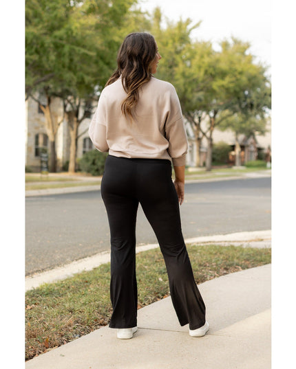 Ready to Ship | The Liz - Crossover Bootcut Leggings with Pockets