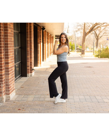 Ready to Ship  | The Rachel - Relaxed Fit Black Leggings with Pockets Round 2