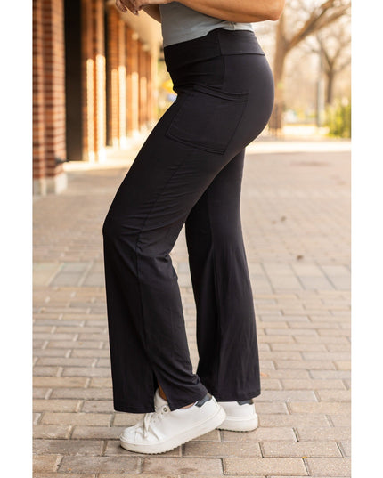 Ready to Ship  | The Rachel - Relaxed Fit Black Leggings with Pockets Round 2