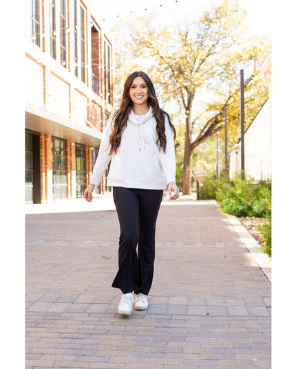 Ready to Ship | The Liz - Crossover Bootcut Leggings with Pockets