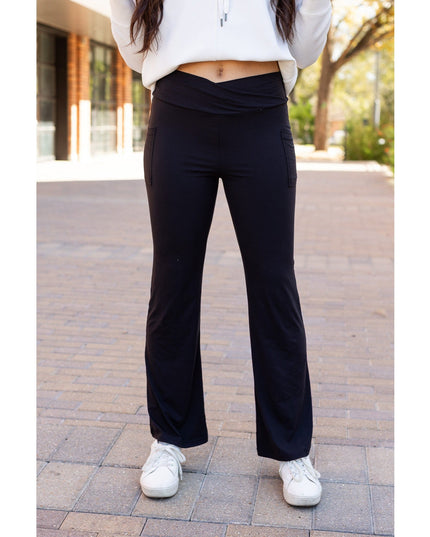 Ready to Ship | The Liz - Crossover Bootcut Leggings with Pockets