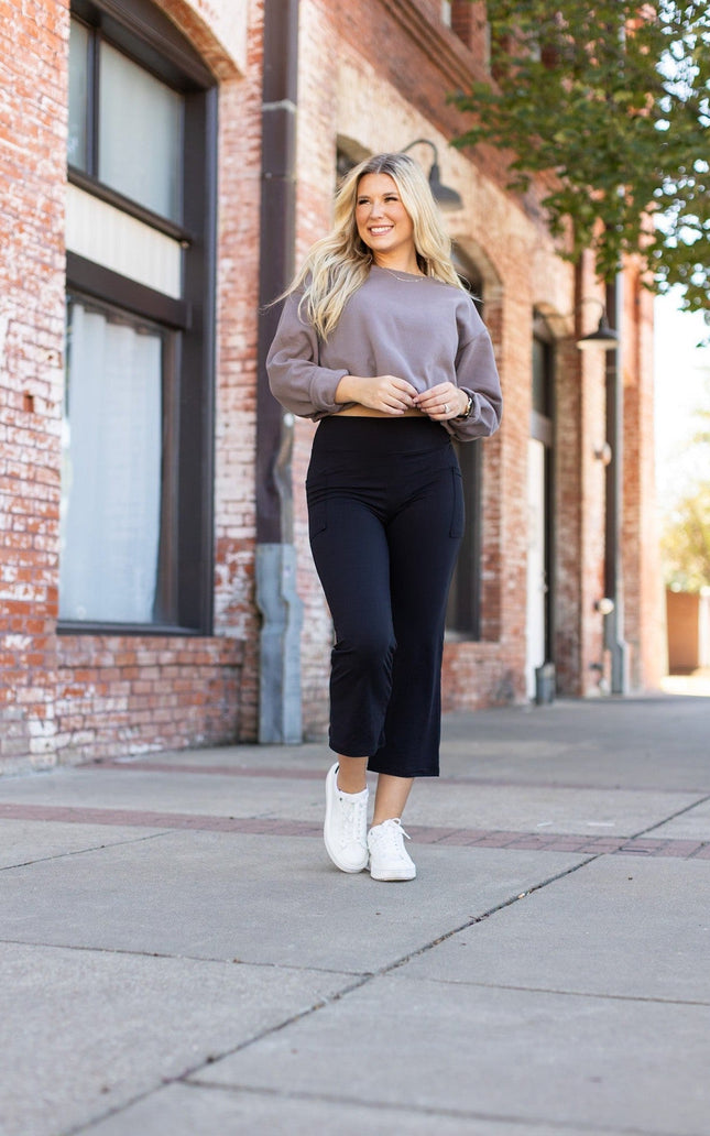 Ready to Ship | The Delilah - Kick Flare Leggings with Pockets