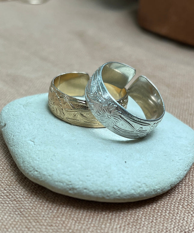 HIBISCUS BAND RING