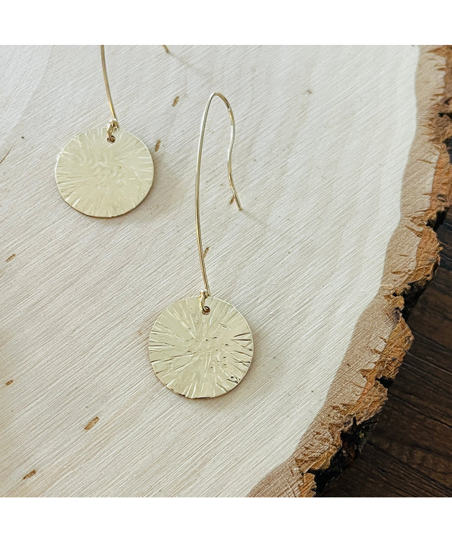 GOLD DISC DAISY HANG EARRINGS
