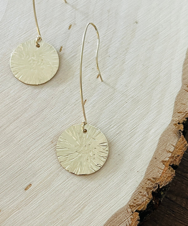 GOLD DISC DAISY HANG EARRINGS