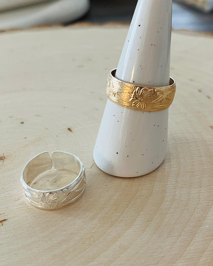 HIBISCUS BAND RING
