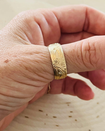 HIBISCUS BAND RING