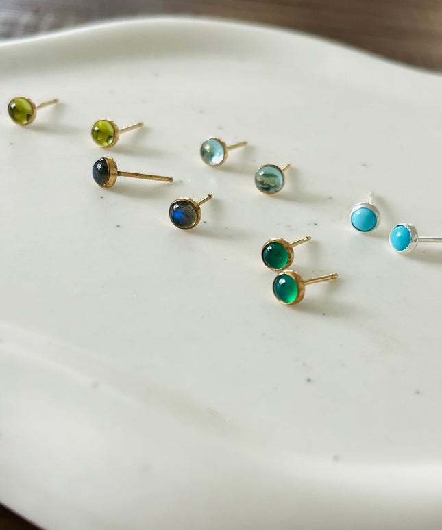 EMERALD ONYX STUD EARRINGS