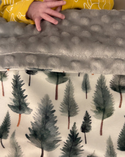 Woodland Whispers Minky Blanket – Ultra-Soft Forest-Inspired Comfort