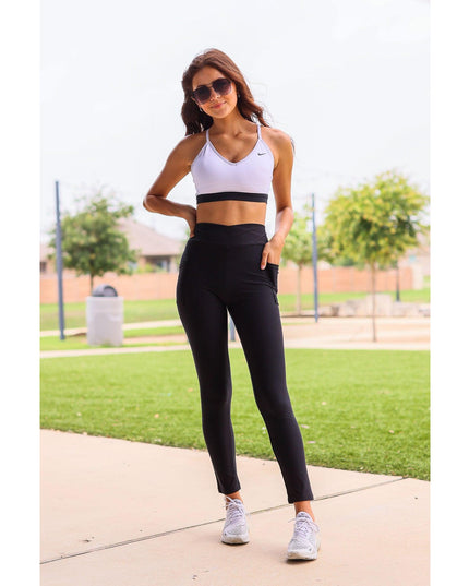 Ready to Ship | The Chloe - Crossover BLACK Pocket 7/8th Ankle Length Leggings
