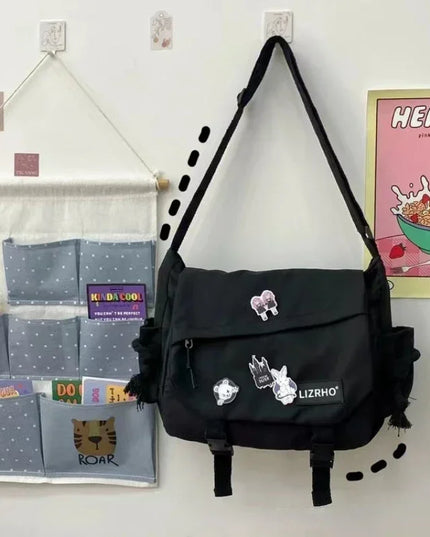 Messenger Bag Retro Large Capacity Shoulder Bag for Students and Women