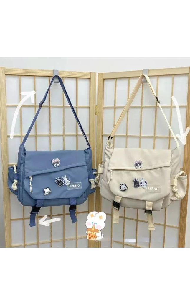 Messenger Bag Retro Large Capacity Shoulder Bag for Students and Women