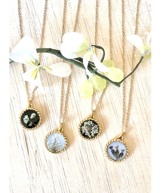 Floral Rope Bezel Necklace